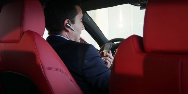 La Jaguar XE se dévoile virtuellement