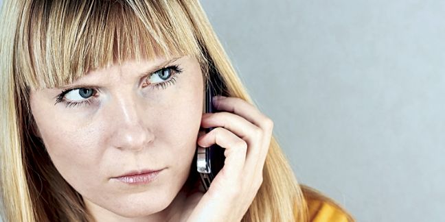 L'énervée' s'amuse avec les services clients