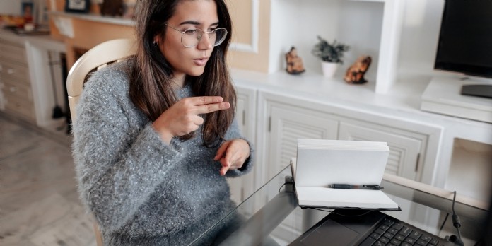 Le collectif AccesSourd se penche sur l'accessibilité téléphonique