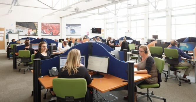 «Porter une vision plus humaine et durable des métiers des centres d'appels »